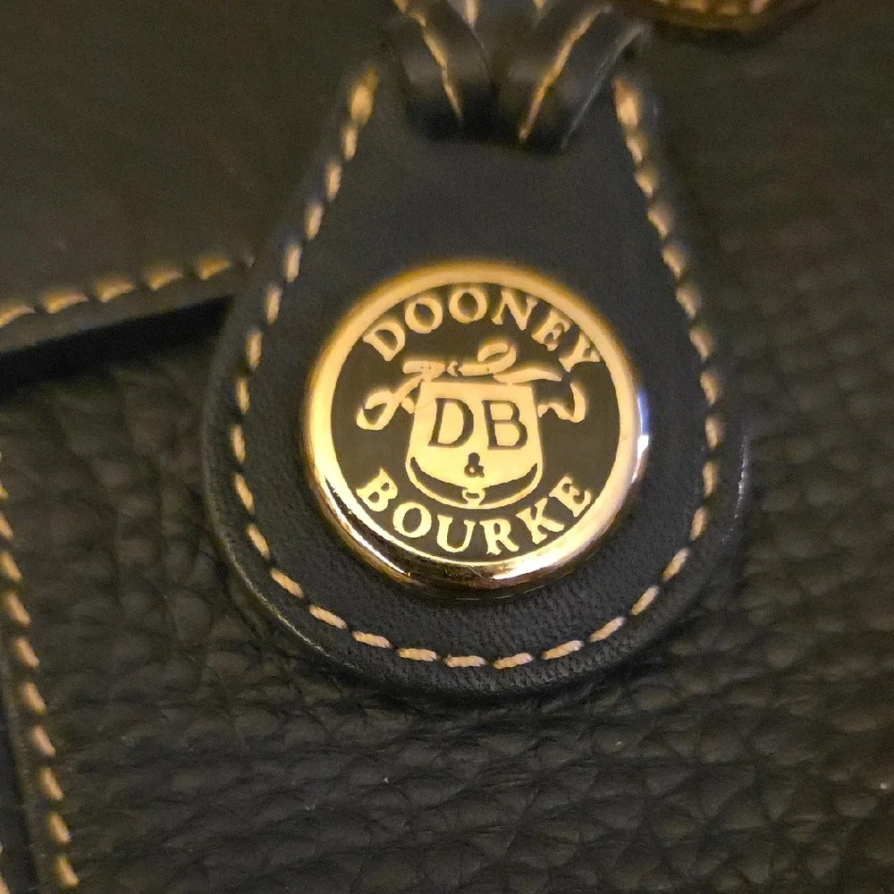 Elegant Dooney & Bourke Navy Blue Leather Tote Bag - Picture 4 of 7